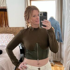 Olive Green Long Sleeve Boyson front zip crop top size Large